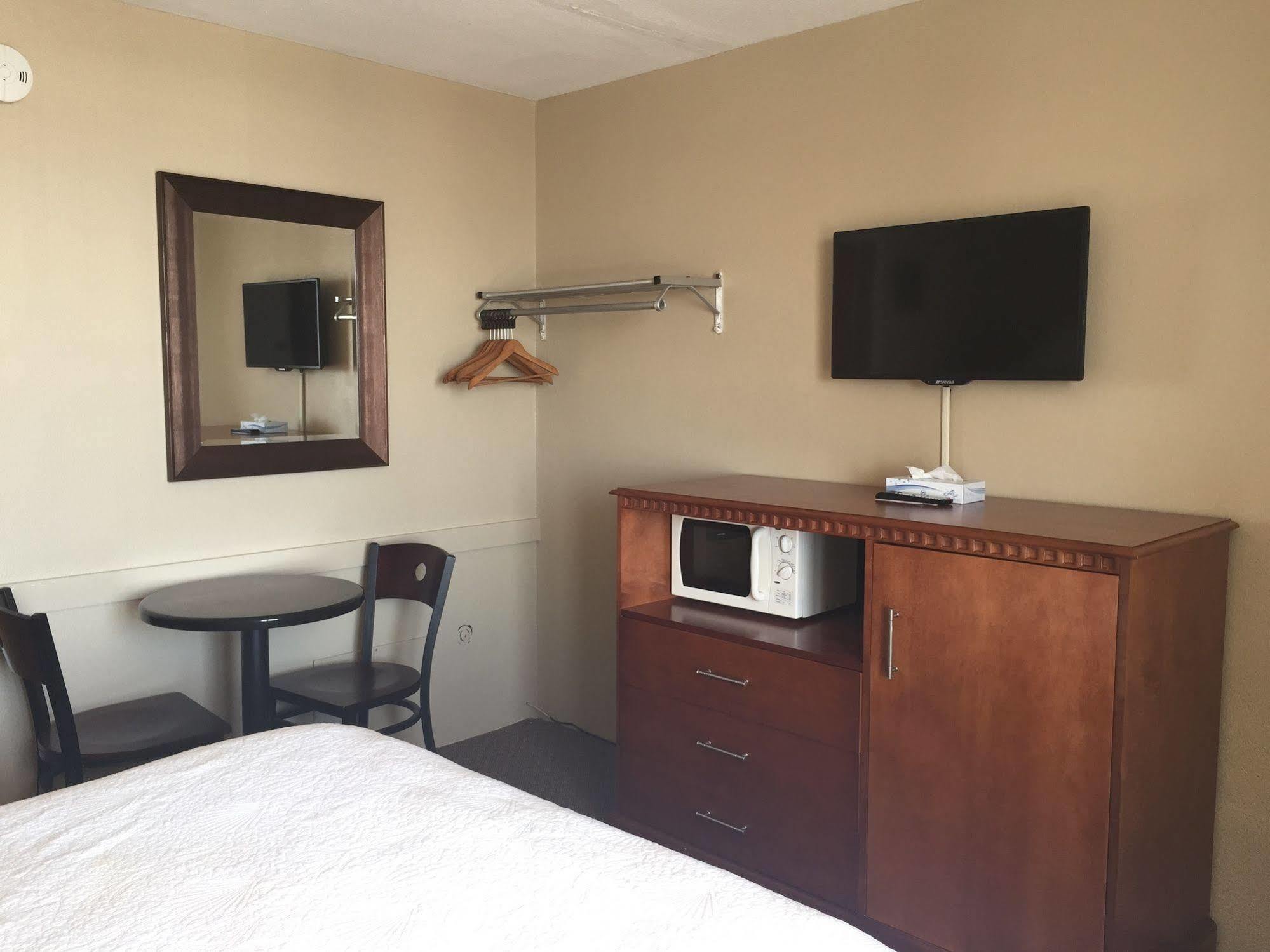 Aquarius Oceanfront Inn Wildwood Exterior photo