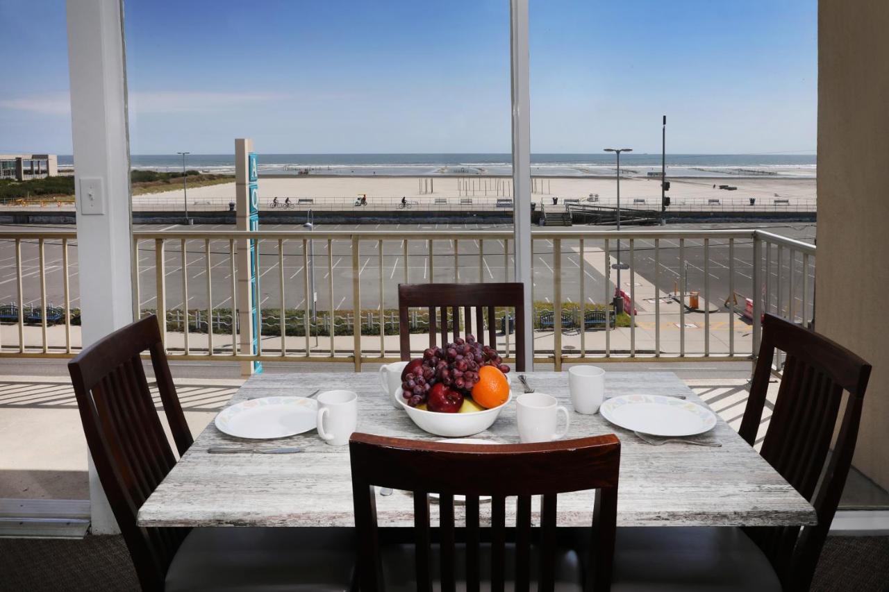 Aquarius Oceanfront Inn Wildwood Exterior photo